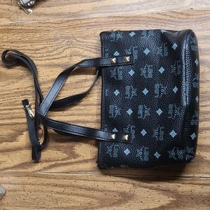 Crossbody purse